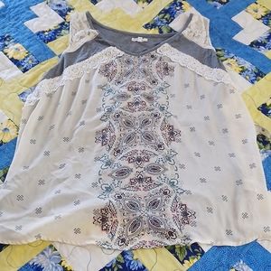 50% OFF (Clear Out) - MAURICES Women's White/Grey Patterned Tank Top, 1X